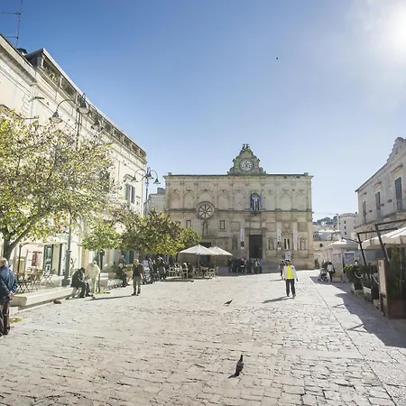 בית הארחה Palazzo Montemurro 4*